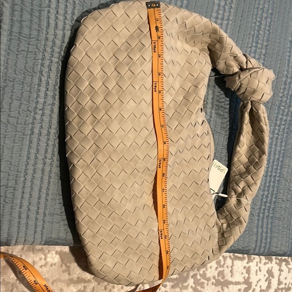 Cream Hobo Bag with Woven Texture - Picture 7 of 9
